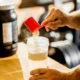 کراتین مونوهیدرات؛ مزایا، عوارض و نحوه مصرف صحیح